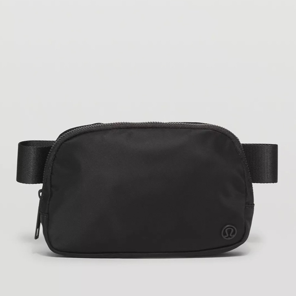 Trendy Lululemon belt bag